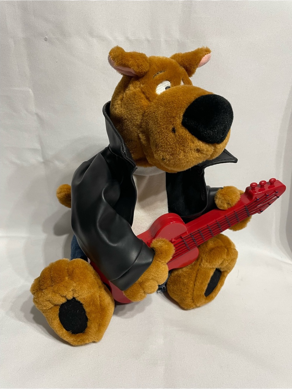 13” Rock N Rock Scooby Doo Sings & Plays Guitar WORKS! Batteries Not Included